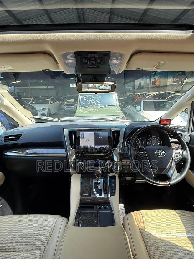 Toyota Alphard 3.5 Petrol AWD 2018 White