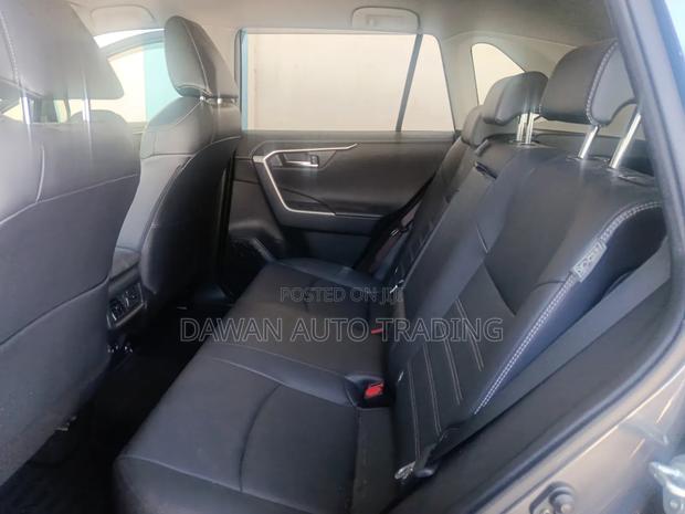 Toyota RAV4 2019 Gray