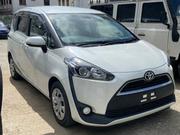 Toyota Sienta 2018 White for sale