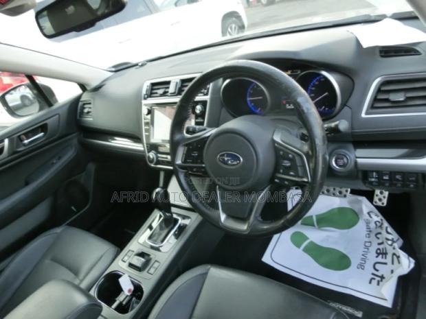 Subaru Outback 2.5i AWD 2019 Gold