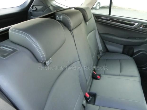 Subaru Outback 2.5i AWD 2019 Gold