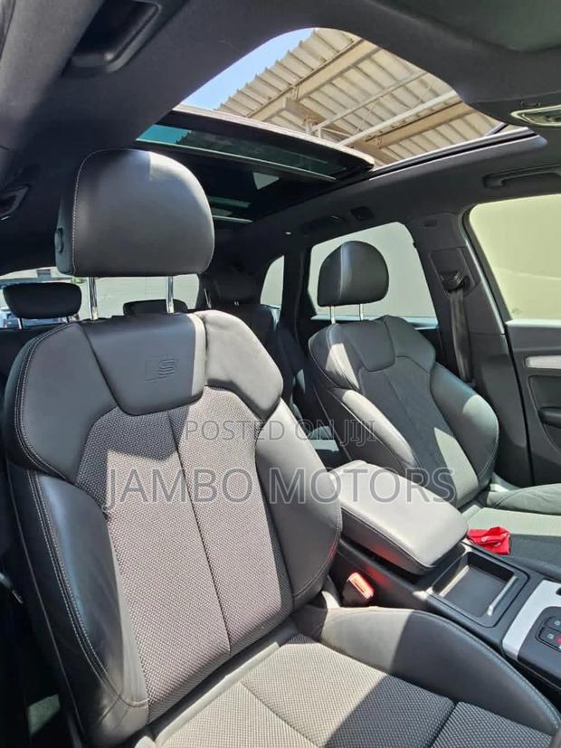 Audi Q5 2.0T Premium AWD quattro 2019 Gray