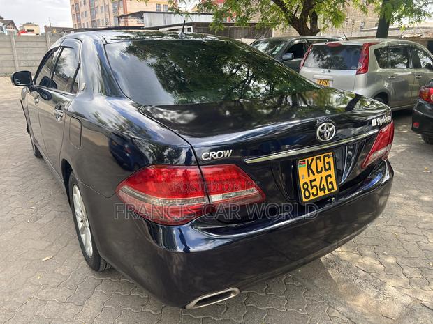 Toyota Crown 2009 Blue