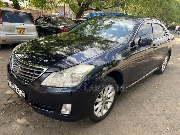 Toyota Crown 2009 Blue