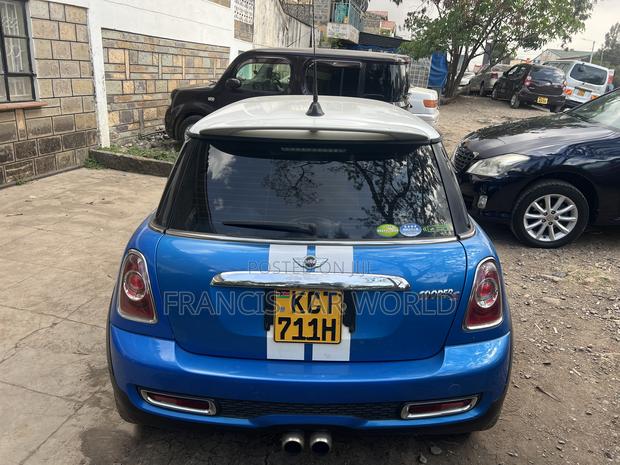 Mini Cooper 2012 Blue