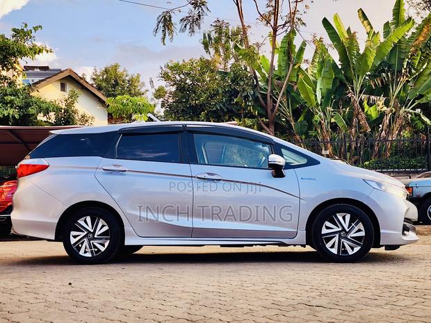 Honda Shuttle 1.5 Hybrid 2WD 2018 Silver