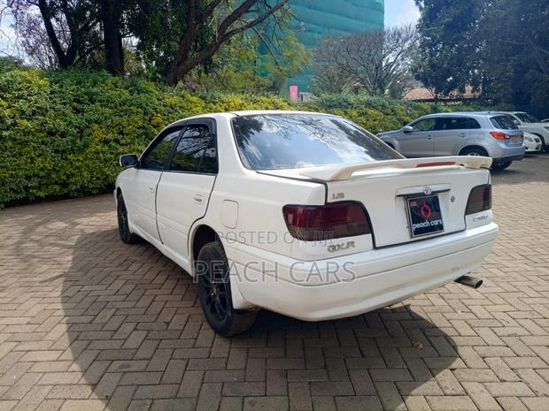 Toyota Carina 1.8 FWD Sedan 2001 White
