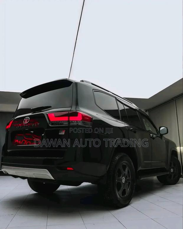 Toyota Land Cruiser Prado 2.8 2024 Black
