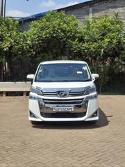Toyota Vellfire 2018 White for sale