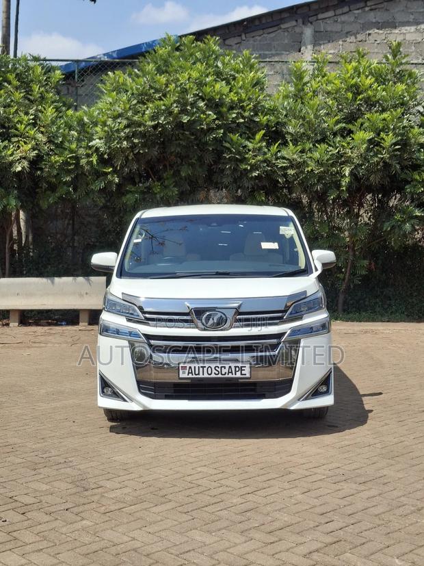Toyota Vellfire 2018 White