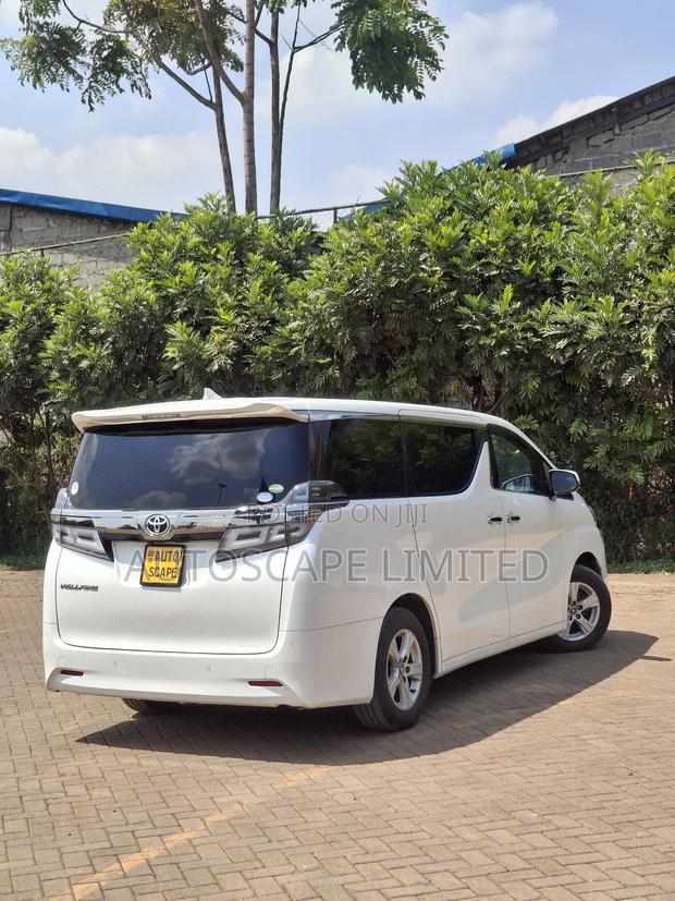 Toyota Vellfire 2018 White
