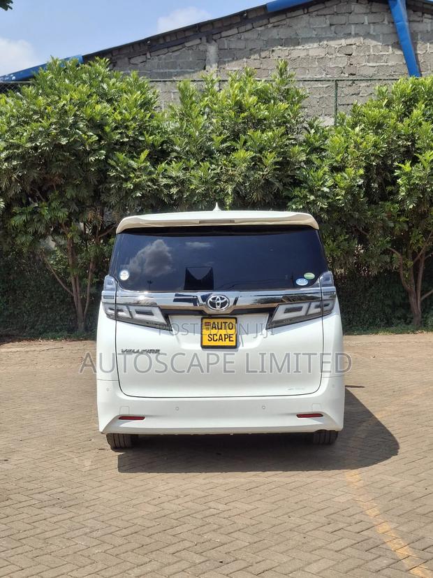 Toyota Vellfire 2018 White