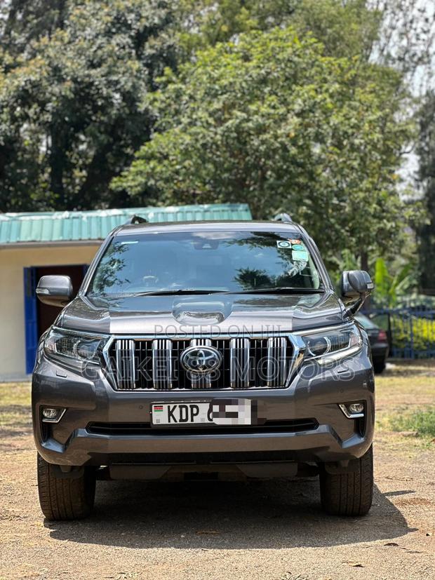 Toyota Land Cruiser Prado 2.7 2022 Gray