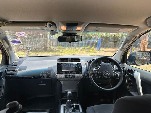 Toyota Land Cruiser Prado 2.7 2022 Gray