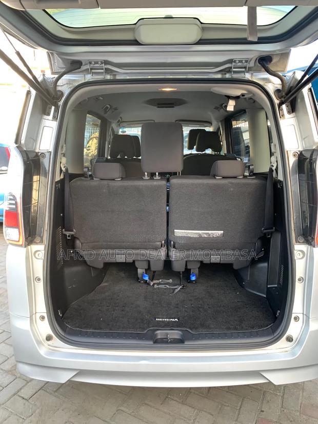 Nissan Serena 2019 Silver
