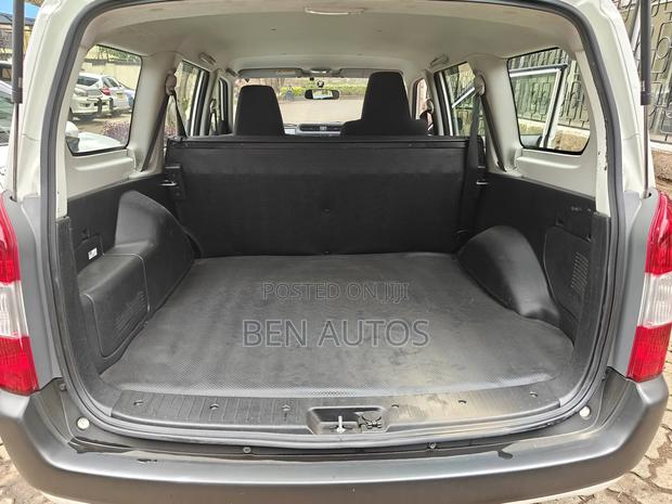 Toyota Probox 1.5 Hybrid DX 2019 White