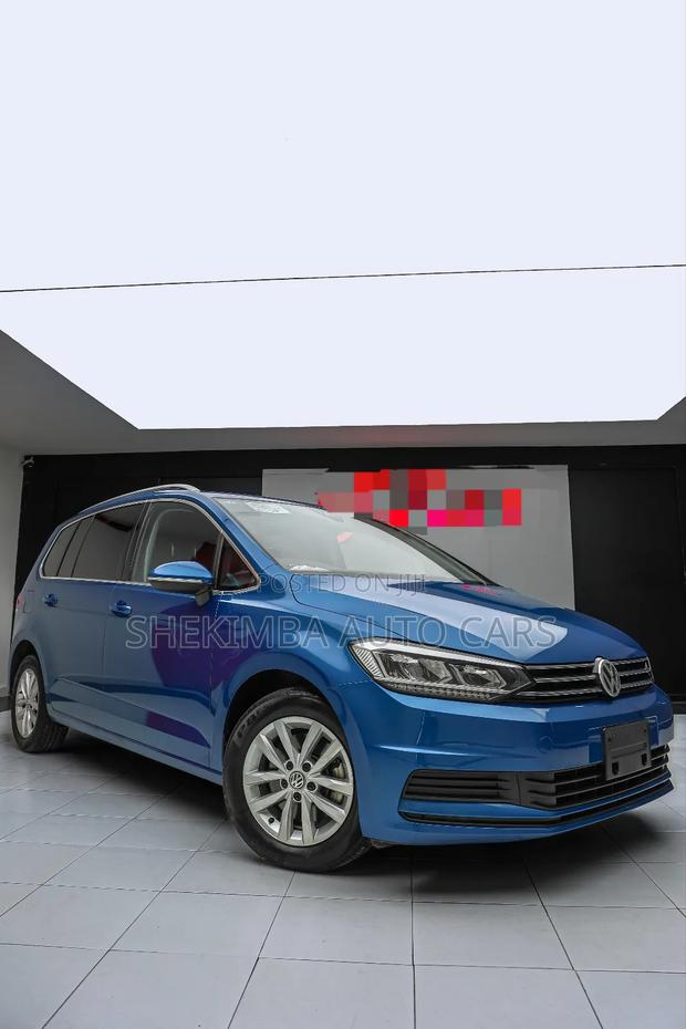 Volkswagen Touran 2019 Blue