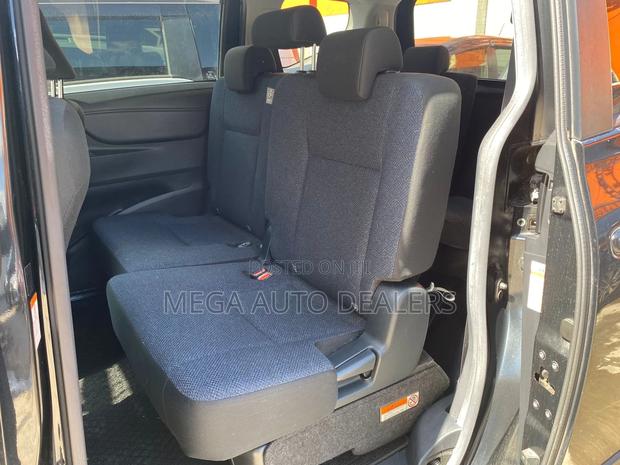 Toyota Sienta 2018 Black