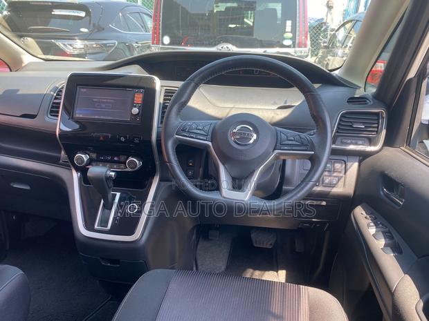 Nissan Serena 2018 White