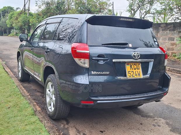 Toyota Vanguard 2012 Gray