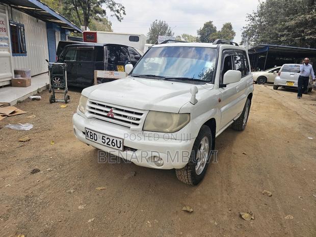 Mitsubishi Pajero Sport 2004 White