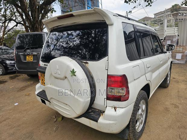 Mitsubishi Pajero Sport 2004 White