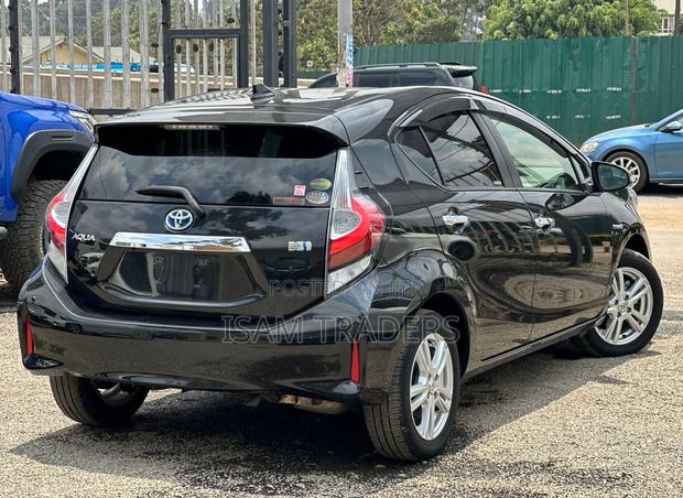 Toyota Aqua 2018 Black