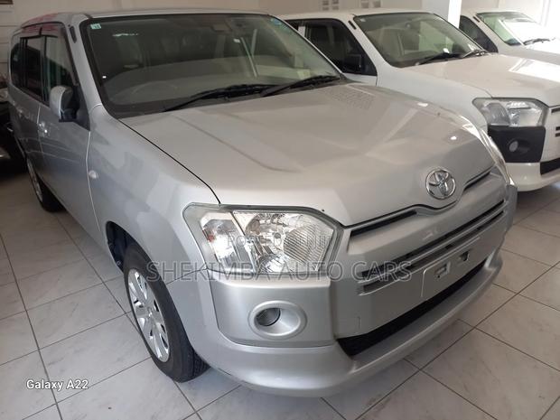 Toyota Succeed 2019 White