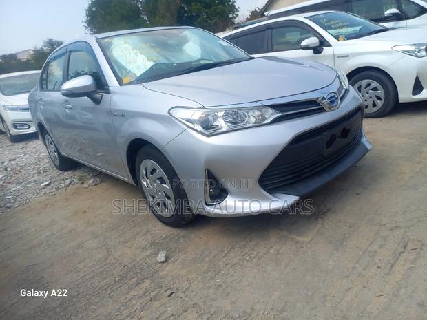 Toyota Axio 1.5 Hybrid 2WD 2019 White