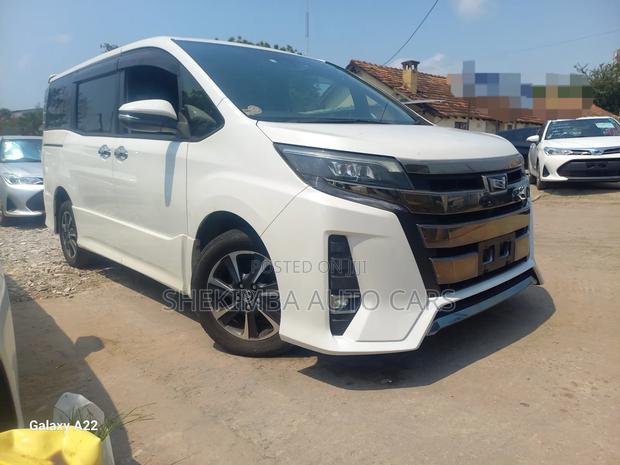 Toyota Noah 2019 White