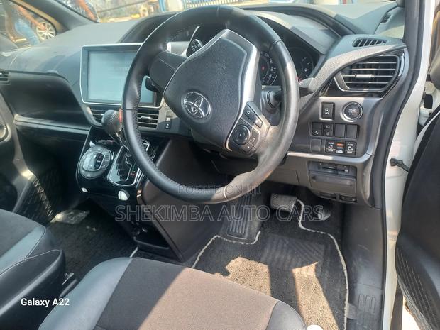 Toyota Noah 2019 White