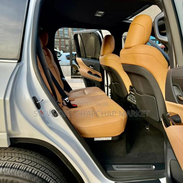 Lexus LX 600 2023 Off white