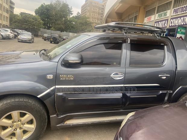 Toyota Hilux 2008 Gray