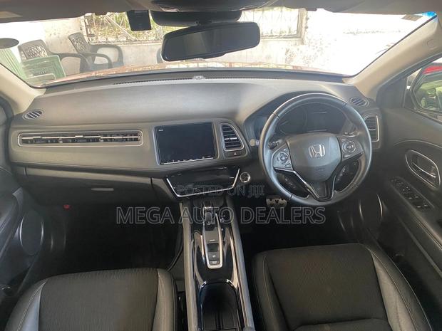 Honda Vezel 2018 Red