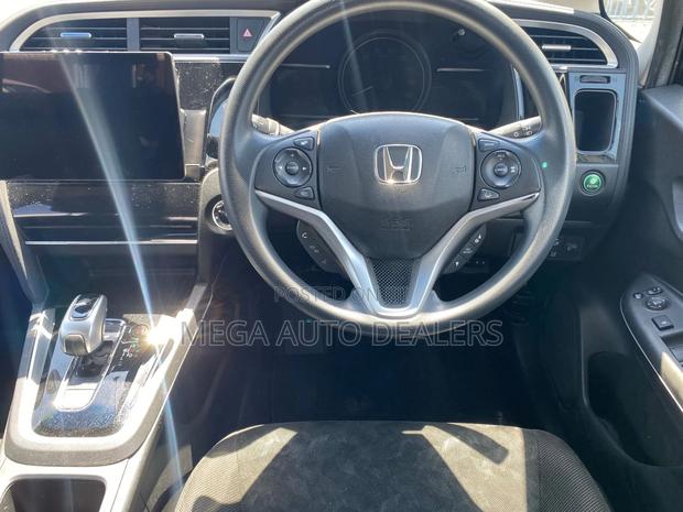 Honda Fit Shuttle 2018 Black