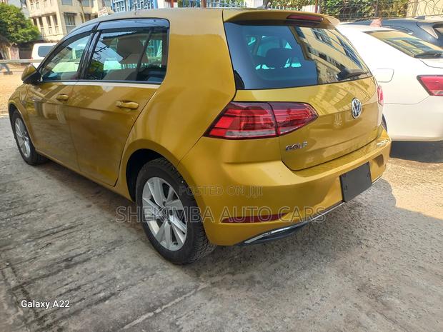 Volkswagen Golf 1.4T S FWD 2019 Gold