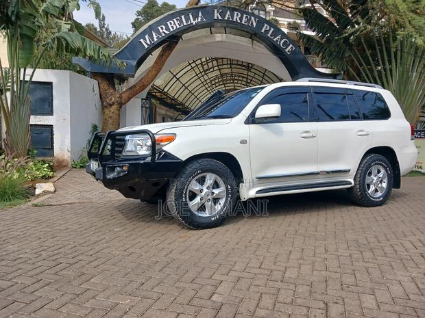 Toyota Land Cruiser 2009 White