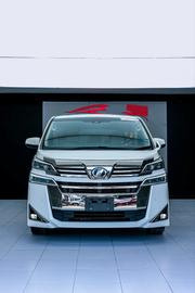 Toyota Vellfire 2019 White for sale