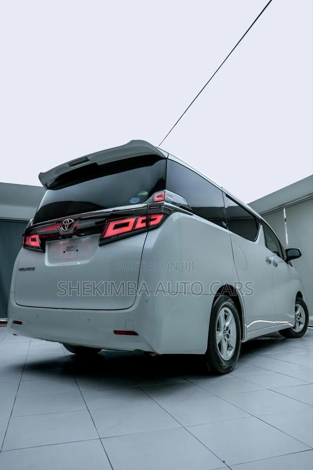 Toyota Vellfire 2019 White