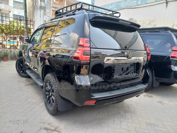 Toyota Land Cruiser Prado 2.8 2021 Black