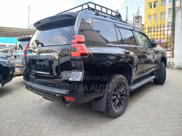 Toyota Land Cruiser Prado 2.8 2021 Black