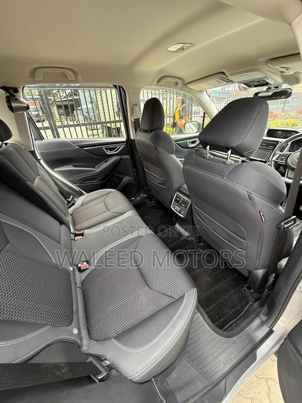 Subaru Forester 2019 Silver