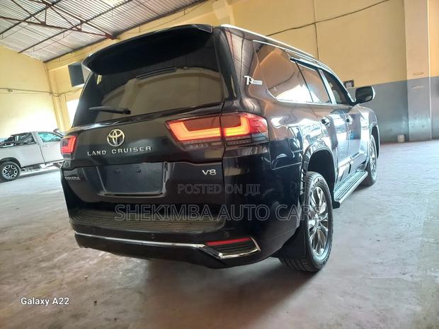 Toyota Land Cruiser 4.5 V8 TD 2018 Blue