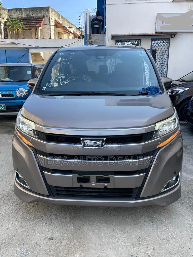 Toyota Noah 2019 Gray