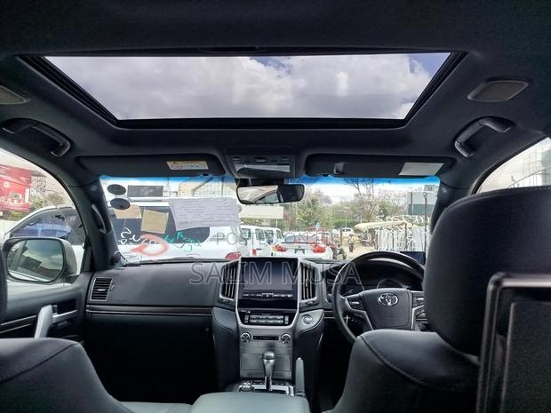 Toyota Land Cruiser 2019 White