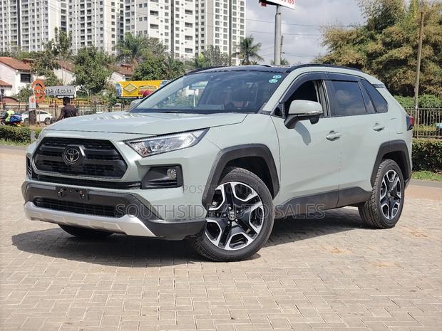 Toyota RAV4 Adventure 2019 Green