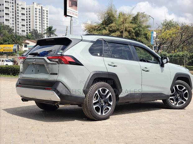 Toyota RAV4 Adventure 2019 Green