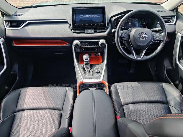 Toyota RAV4 Adventure 2019 Green