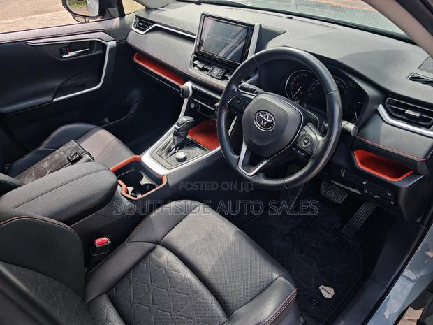 Toyota RAV4 Adventure 2019 Green