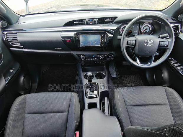Toyota Hilux Revo Double Cab Deisel 2.4 AWD 2019 Black